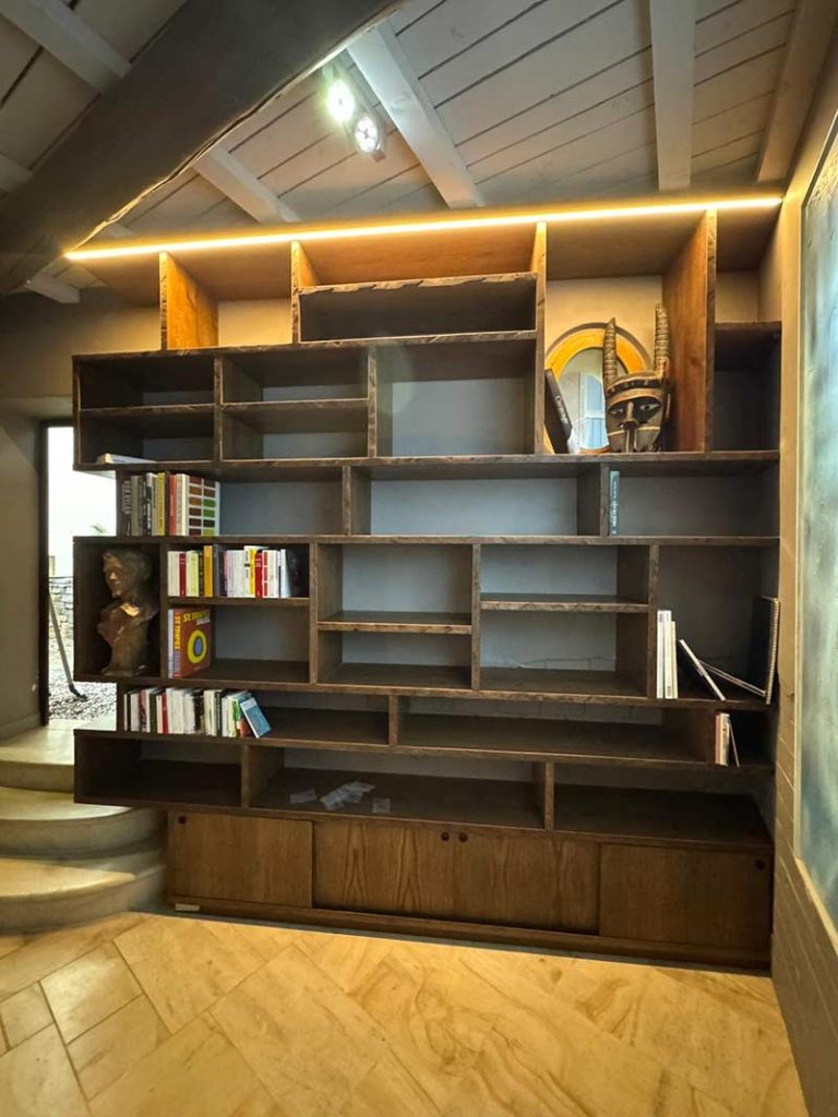 Bibliothèque sur mesure à Mèze